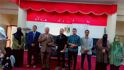 وكيل تعليم الفيوم يشهد المحاضرات المجانية لطلاب الشهادة الإعدادية
