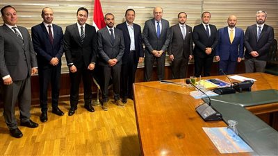 وزير الطيران يلتقي وفد شركة Space42  لبحث سُبل التعاون المشترك