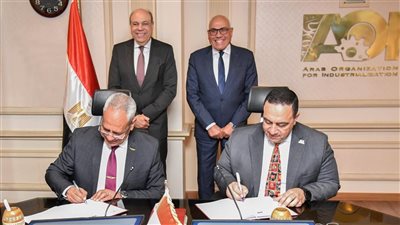 رئيس الهيئة العربية للتصنيع ووزير الطيران يشهدان توقيع بروتوكول تعاون