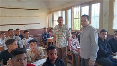 مدير تعليم نجع حمادي يتفقد سير امتحانات الترم الثاني بالصناعية الميكانيكية العسكرية