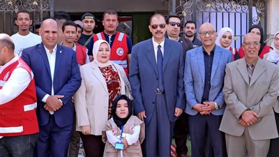 محافظ سوهاج يتفقد قافلة تركيب الأطراف الصناعية بمستشفى الهلال الأحمر بالحويتي