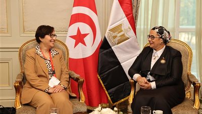 المستشارة أمل عمار تلتقى وزيرة الأسرة والمرأة  بتونس لبحث سبل التعاون 