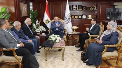 محافظ بني سويف يبحث إعداد دراسة الجدوى لمنطقة التصنيع الزراعي