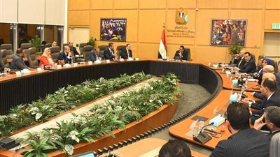 وزير الإسكان يلبي مطالب المطورين: خفض فوائد وتحويل الوحدات لفندقية بدون رسوم