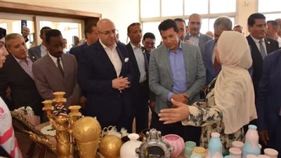 محافظ بني سويف ووزير الشباب يتفقدان حزمة من الأنشطة والفعاليات 