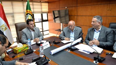 الدقهلية تناقش تذليل عقبات توصيل المرافق لمشروع 