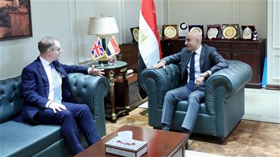 وزير التربية والتعليم يستقبل السفير البريطاني 