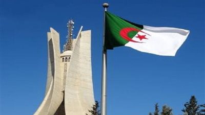 الجزائر تطالب بترحيل جميع الموظفين الفرنسيين الذين تم تعيينهم بطرق مخالفة