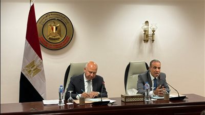 وزير الخارجية والهجرة يستقبل نائب رئيس مجلس الوزراء للتنمية الصناعية