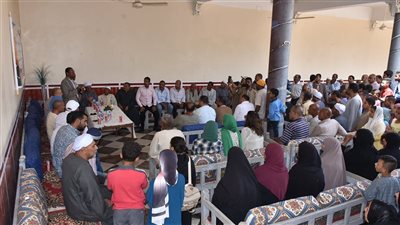 محافظ الأقصر لأهالي منشأة العماري: بدء أعمال الغاز الطبيعي في أغسطس القادم