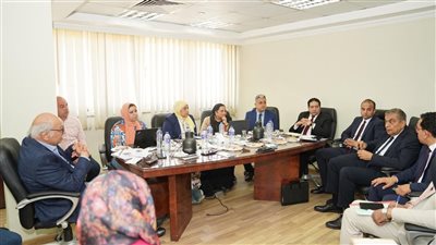 نائب محافظ بنى سويف يعقد اجتماعًا مع معهد التخطيط القومي