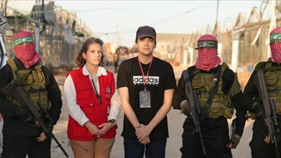 الصليب الأحمر: عيدان ألكسندر بصحة جيدة