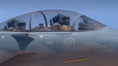 المقاتلات السعودية ترافق طائرة ترامب قبل هبوطها في مطار الملك خالد