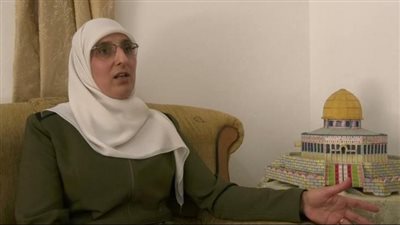 اعتقل أكاديمية فلسطينية في الخليل 