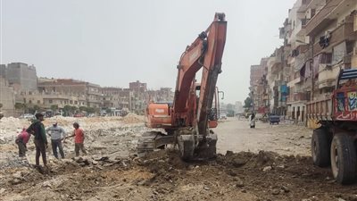 متابعة أعمال الرصف بمنطقة عاشور بأبو المطامير