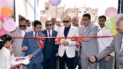 صور| محافظ الأقصر يفتتح مركز تنمية وصحة الأسرة بقرية الديمقراط بأرمنت 