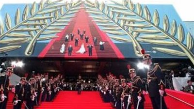 مهرجان كان يعيد أناقة السجادة الحمراء تحت شعار 