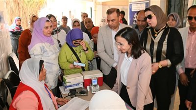 محافظ البحيرة تتفقد القافلة الطبية المجانية بمركز ناصر الطبي 