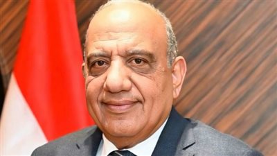 عصمت في زيارة مفاجئة  لشركة شمال القاهرة لتوزيع الكهرباء 