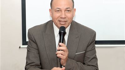 رئيس جامعة المنصورة يلتقي أعضاء الشؤون القانونية 