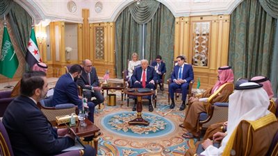 لقاء بين ترامب والشرع بحضور ولي العهد السعودي ومشاركة الرئيس التركي هاتفيا