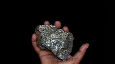 الكونغو تحظر صادرات الكوبالت وصندوق النقد الدولي يخفض توقعاته لنمو أنجولا إلى2.4% 