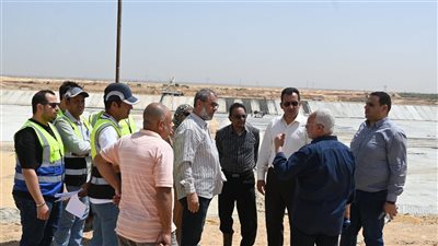 وزير الإسكان يُتابع مشروعات توسعات وصيانة محطات الصرف الصحي في 3 مدن