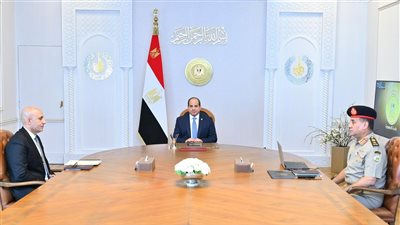 الرئيس السيسي يجتمع بوزير التعليم ومدير الأكاديمية العسكرية 