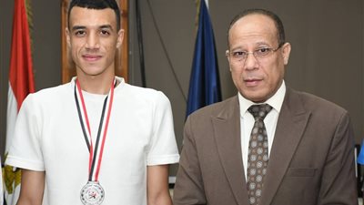  تكرِّيم الطالب عبد الرحمن فاضل لحصوله على المركز الثاني في بطولة تنس الطاولة