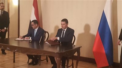 وزير الاستثمار والتجارة الخارجية ونظيره الروسي يوقعان بروتوكول اجتماعات الدورة الخامسة عشر من أعمال اللجنة المشتركة للتعاون