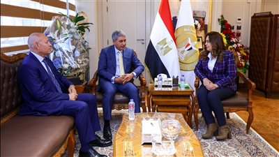 الحكومة تبحث وضع آلية محددة لتحصيل الرسوم من المنشآت الفندقية والسياحية بالمحافظات 