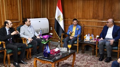 وزير الشباب والمحافظ يجتمعان مع نواب البرلمان لبحث تطوير القطاع الرياضي بالقليوبية
