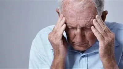 دراسة تحذر..عادة يومية قد تسرع الإصابة بالخرف
