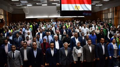 وزير الرياضة ومحافظ القليوبية في ملتقى حواري مع الكيانات الشبابية على مسرح المحافظة