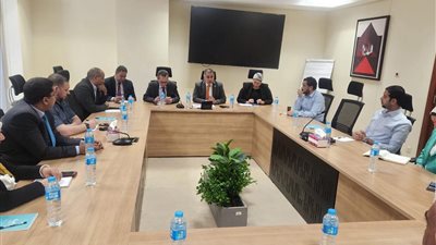 أحمد يوسف يلتقي رئيس اللجنة الدائمة لمجلس الشعب لمنطقة جينغان بشنغهاي  