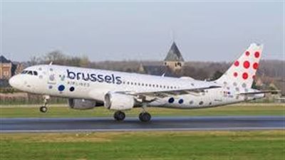 مطار صنعاء يستقبل أول رحلة بعد القصف الإسرائيلي