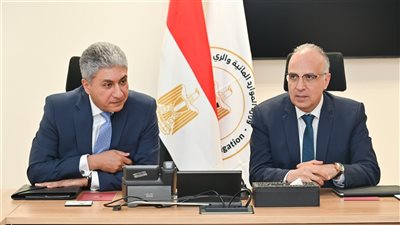سويلم وشريف فتحي يبحثان خطوات تسهيل إجراءات إصدار تراخيص أعمال الري للمشروعات السياحية