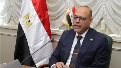 وزير العمل يعلن افتتاح أول دورة تدريبية لفتيات بمركز 