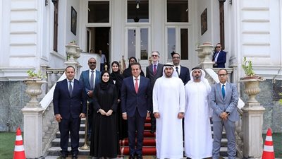 مصر والإمارات تبحثان تطوير الخدمات الطبية بمستشفيي الشيخ زايد التخصيي وآل نهيان