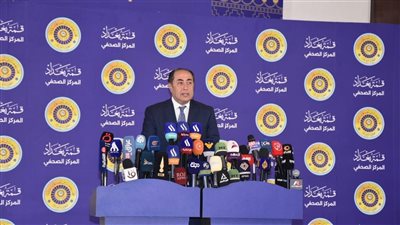 السفير حسام زكي ينفي انسحاب الإمارات من القمة العربية 