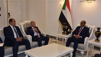  أبو الغيط يلتقي نائب رئيس مجلس السيادة السوداني للتأكيد علي السلم والأمن والاستقرار في السودان
