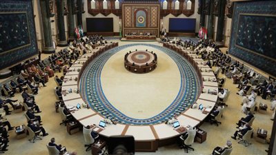 البيان الختامي للقمة العربية: يتعين إنهاء الحرب في غزة وإدخال المساعدات الإنسانية