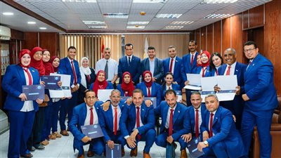 تعليم سوهاج يكرم فريق مركز التطوير التكنولوجي