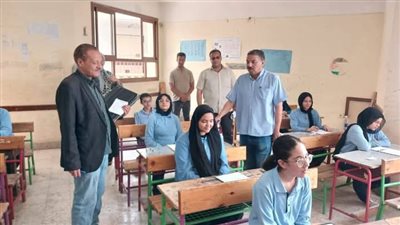 مدير تعليم نجع حمادي يتابع انعقاد امتحانات نهاية العام بالشهيد إسلام الرسمية 