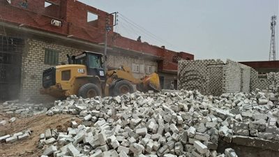 إزالة 18 حالة تعد على الأراضي الزراعية وأملاك الدولة بالبحيرة