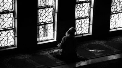 فضل صلاة الفجر وقيام الليل.. مفتاح البركة وراحة القلب