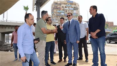 محافظ المنوفية يتابع رصف مدخل شبين الكوم الجديد كمحور تنموي 