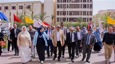 رئيس جامعة طنطا يتابع سير أعمال التطوير بكليتي التمريض وطب الأسنان