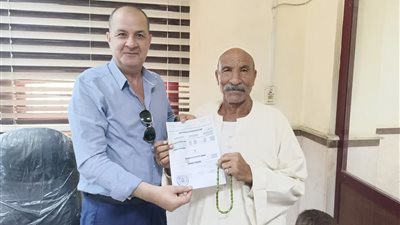 تسليم نموذج 8 للمواطنين بالمركز التكنولوجي بشبراخيت