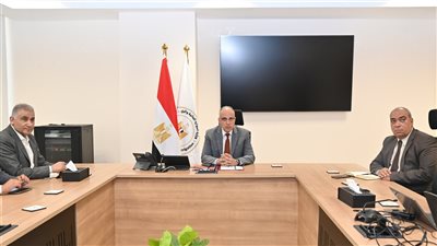 وزير الري يتابع موقف تسهيل إجراءات إصدار تراخيص المياه الجوفية